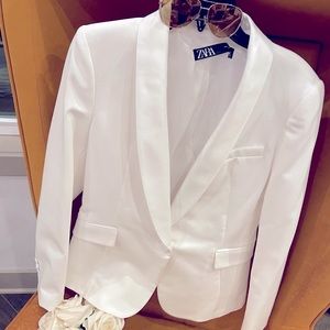 (Item no. 13) Zara White Blazer